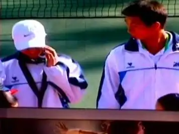 网友曝李娜九运会领奖台上疑被当众扇耳光图