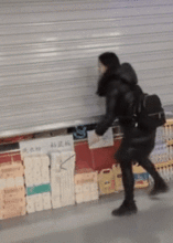 开心一刻笑话上次,媳妇以做梦为借口,狠狠地踹了我一脚