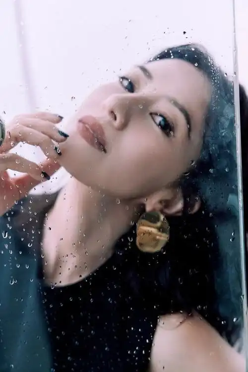 高圆圆,表情太妩媚,身段太迷人