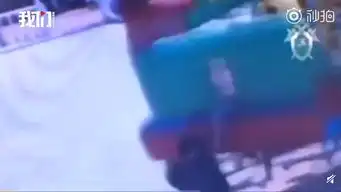 充气城堡被吹上天,孩子被弹起摔落到地面上,至少5人受伤