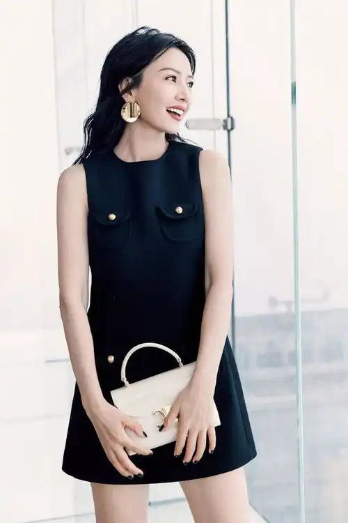 高圆圆,表情太妩媚,身段太迷人