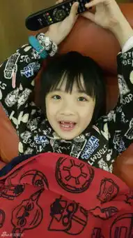 组图费曼掉门牙讲话漏风眼伤恢复难见疤痕