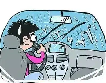 消防提示夏季雨天安全行车该哪些注意事项