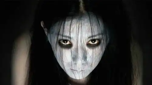 当她钻进你被窝,她可能只是想找你聊聊天