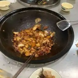 屯老二农家铁锅炖小金庄店