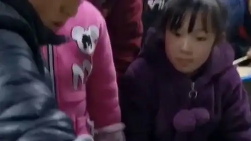 期末抽奖最高奖竟然满脸绝望,这届老师太难带满满的都是悲伤