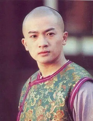 靠青苹果乐园一曲爆红,却意外解散,小虎队成员现在过得如何