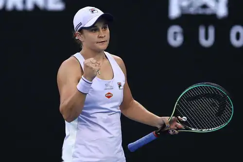 焦点战役巴蒂首轮送双蛋晋级,普利斯科娃横扫取胜