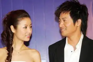 苏有朋38岁妻子首次曝光,气质不输林心如,难怪当初不娶林心如