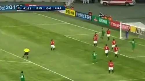 笑喷巴坎布巴神附体,射门靴不见了,巴坎布与主教练的表情亮了