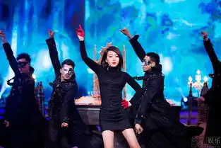 闫妮着一字领秀性感锁骨笑容夸张变表情包