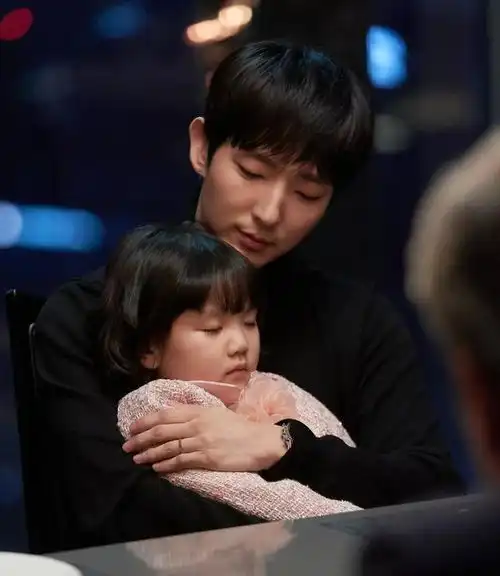 陈晓新作隐瞒之事翻拍自恶之花,无法超越原作但人设带感