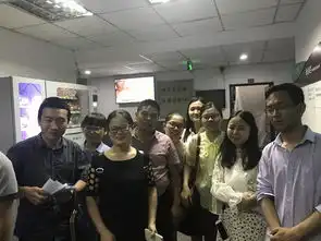 部队夜晚查寝的图片