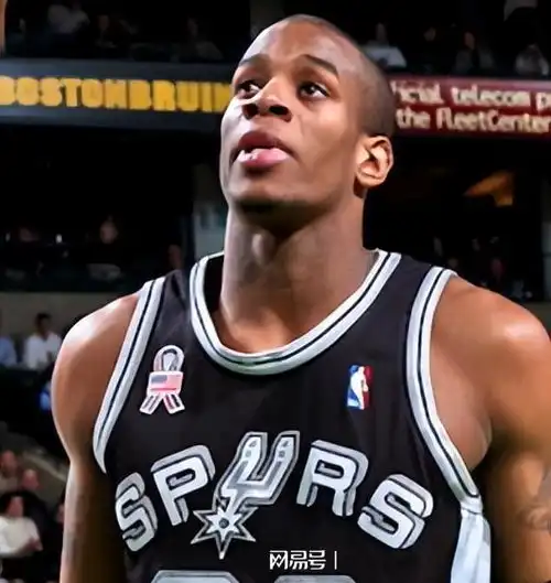 麦迪当年在第9顺位才被选中,那前8人都是谁状元荣誉碾压麦迪