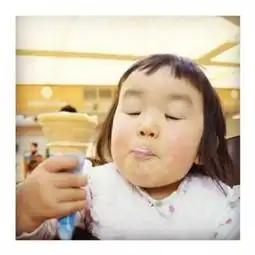 齐刘海女孩被封帝卖萌照引网友感慨万千组图