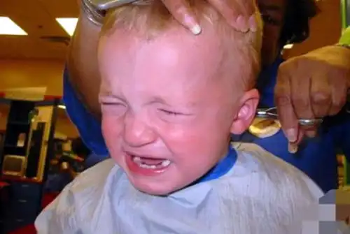 宝宝出牙早晚有啥差异读懂这些出牙征兆,才能顺利迈过出牙期