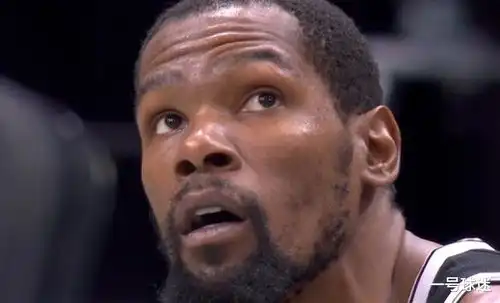 狂轰107分字母哥3412,塔克怒吼庆祝,欧文重伤,哈登表情无奈杜兰特