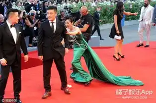 她竟然在红毯被男粉丝跪地求婚