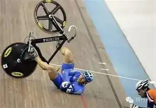 骑行贴士︱比赛中的各种摔,看着就很疼