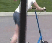 搞笑动态趣图gif人在屋檐下哪有不低头的