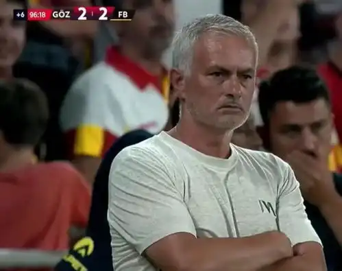 2球领先被绝平穆里尼奥狂甩锅土超豪门乱了球迷骚乱主席被砸