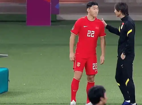 日本门将快冻感冒了国足遭史诗级羞辱,射门114,防守靠撞大运