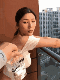 搞笑gif段子谈了个城里的女朋友,她好奇心太强了