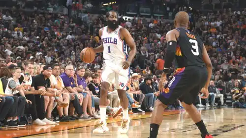 76人2连败字母哥碾压哈登,大帝丢得分王又丢mvp,首轮避开篮网