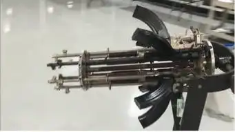 绝地求生外国老人突发奇想,将6把sks装一起,加特狙了解下