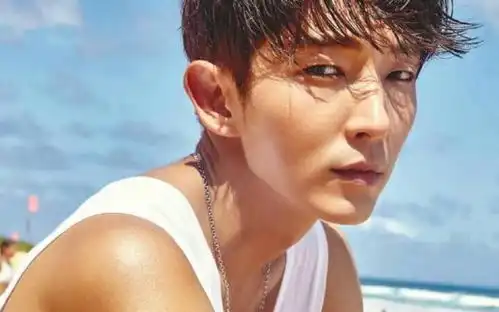 恶之花公开最新海报李准基文彩元面对面相望,展现相反画风