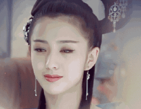 杨幂曾给她下跪,佟丽娅因她吃醋,刘诗诗被她抢风头,这么被人看好的的她居然没红