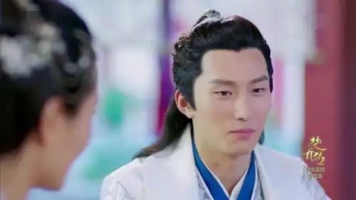 母亲打趣燕洵,燕洵嘴上说着没有,表情却害羞的不行