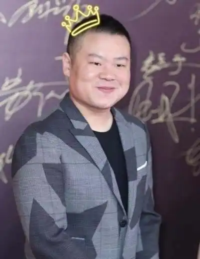 黄晓明晒照,岳云鹏佟大为陈可辛三人都留言,网友一个比一个皮