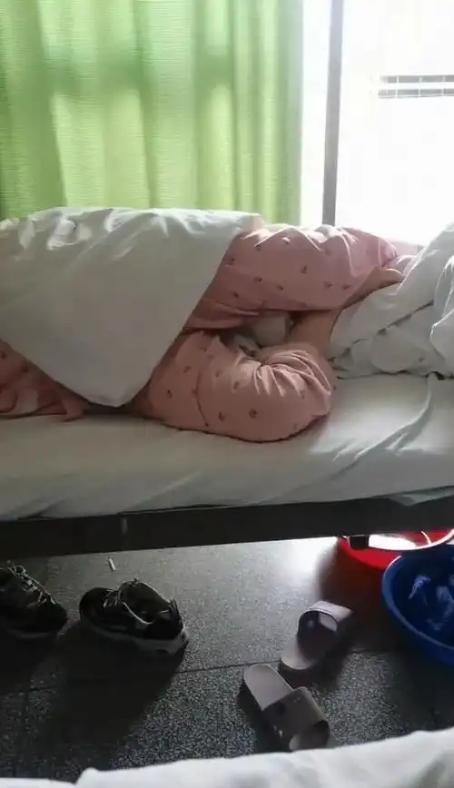 毕业答辩时老师的表情