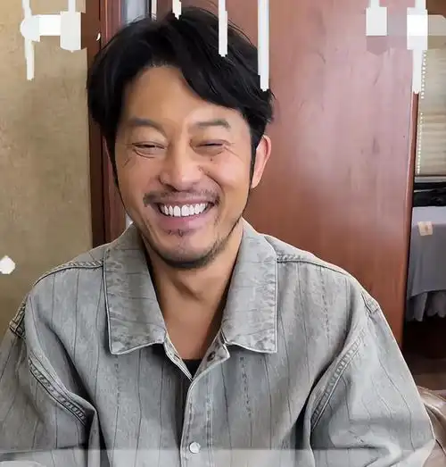 沙溢近照曝光暴瘦36斤还不满足,主食只吃素,面颊凹陷一脸老态