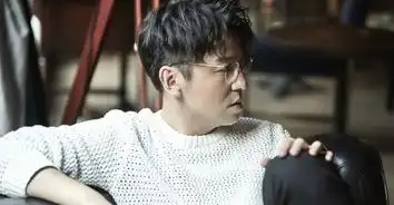 雷佳音新戏撞脸岳云鹏,带头巾造型一言难尽,颠覆之前的人设