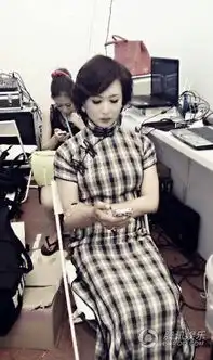 金星穿旗袍秀身段表情妩媚获赞有韵味