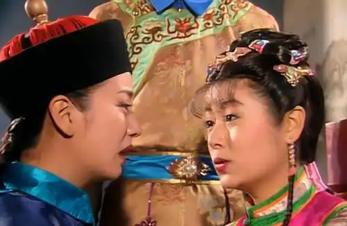 紫薇至死不知,小燕子是双面伊人,尔泰五阿哥知晓却刻意隐瞒