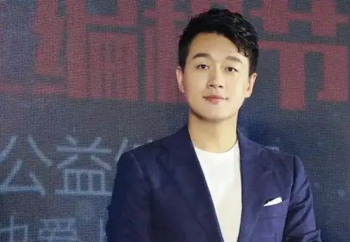 关悦带娃逛书店晒合影,大女儿神似王祖贤,儿子是翻版佟大为