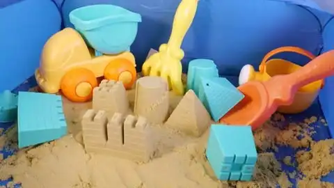 儿童安全不容忽视,不要拿着玩具跑,教小朋友正确的玩玩具姿势