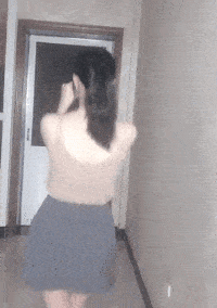 gif搞笑段子昨天去饭馆聚餐,邻桌美女要了一个酱猪蹄...