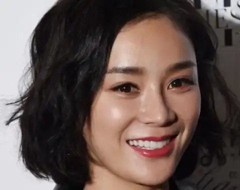 离开美颜的生图女星,杨颖很憔悴,迪丽热巴脸胖,看到袁姗姗依旧很美