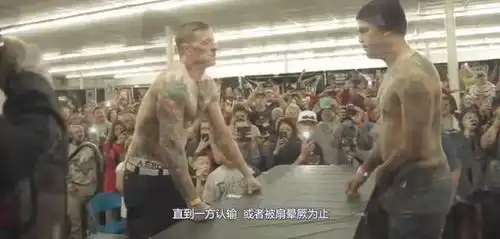 战斗民族扇耳光大赛,小伙子倒霉碰到壮汉,不料结局反转