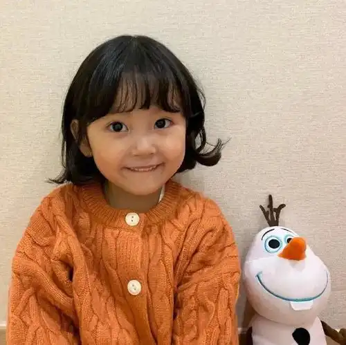 小孩子的可爱头像令人眼前一亮的发圈文案