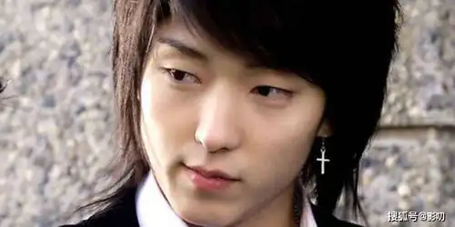 从国民老公到犯罪嫌疑人,李准基再度成为观众新宠