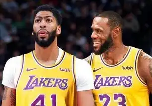 得知被交易后,鲍尔父亲笑容逐渐消失,莺歌和哈特表情一致英格拉姆