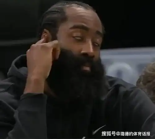 杜兰特无奈球迷喊雄鹿赢g7,纳什面无表情,哈登掏耳朵翻白眼
