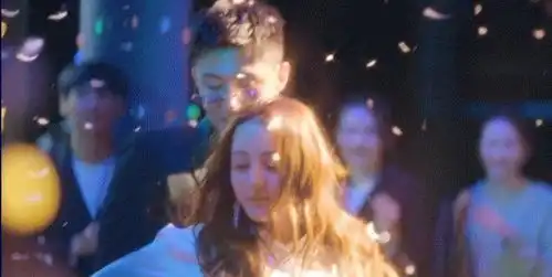 娱乐合集迪丽热巴与黄景瑜贴身热舞金秀贤新剧展露好身材