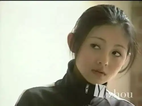 大s杨丞琳排队晒旧照,想当年我也就18...