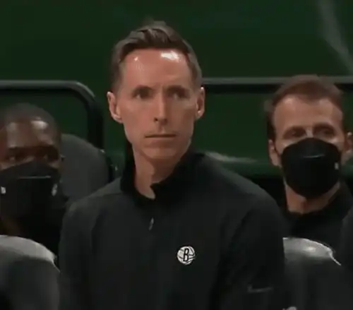 球迷高喊雄鹿晋级kd表情苦涩哈登翻白眼,苏群解说讽刺字母哥